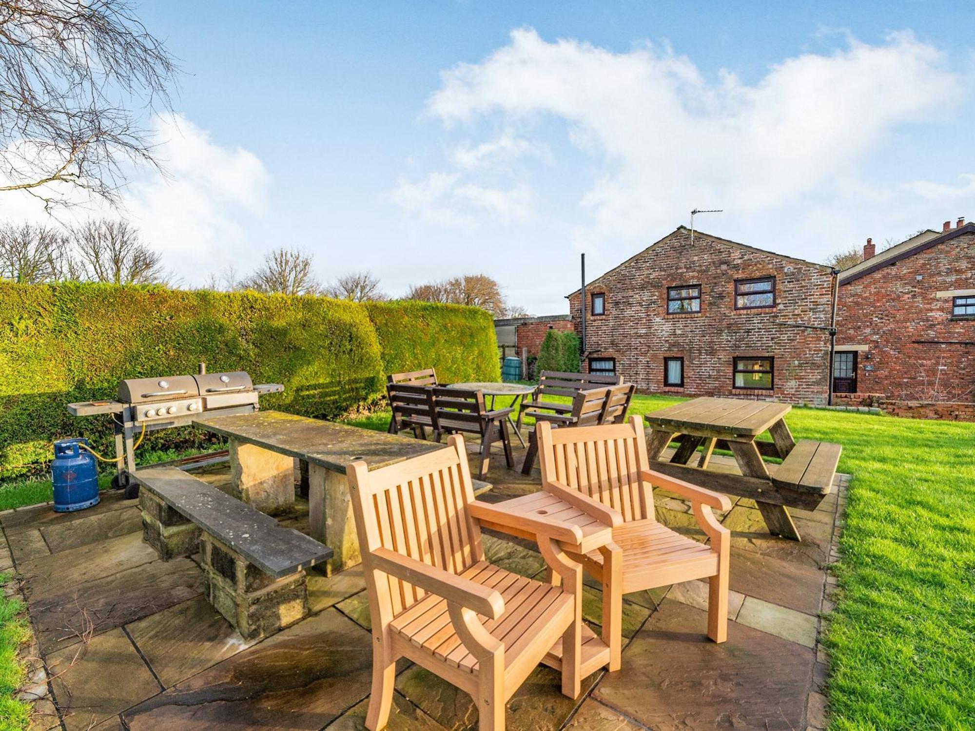 The Shippon Villa Poulton-le-Fylde Bagian luar foto